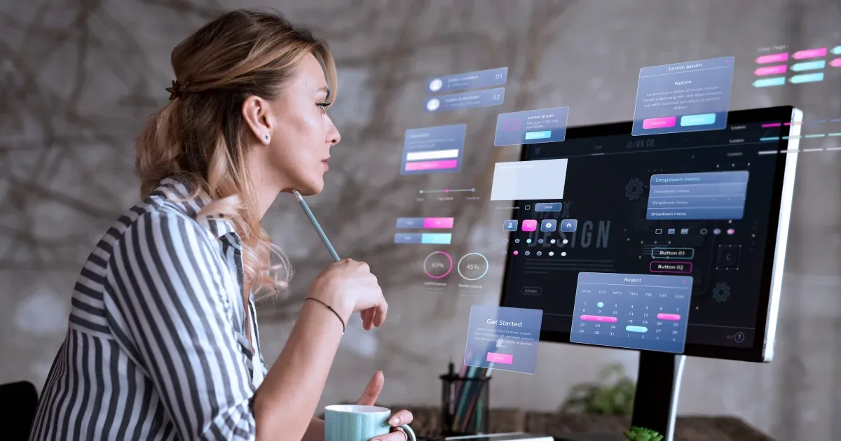 Pantalla de configuración de campos de un CRM con una ficha de cliente al lado